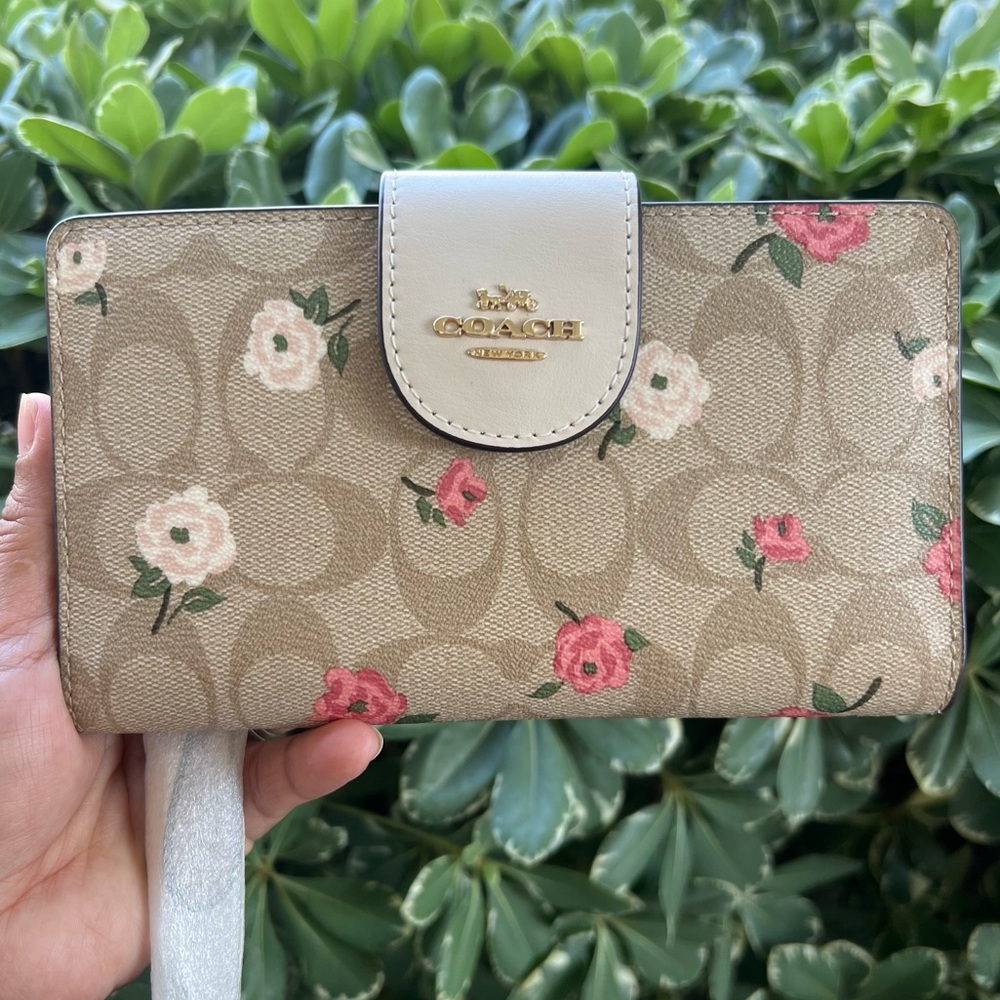 Coach Phone Wallet In Signature Canvas With Floral Print New